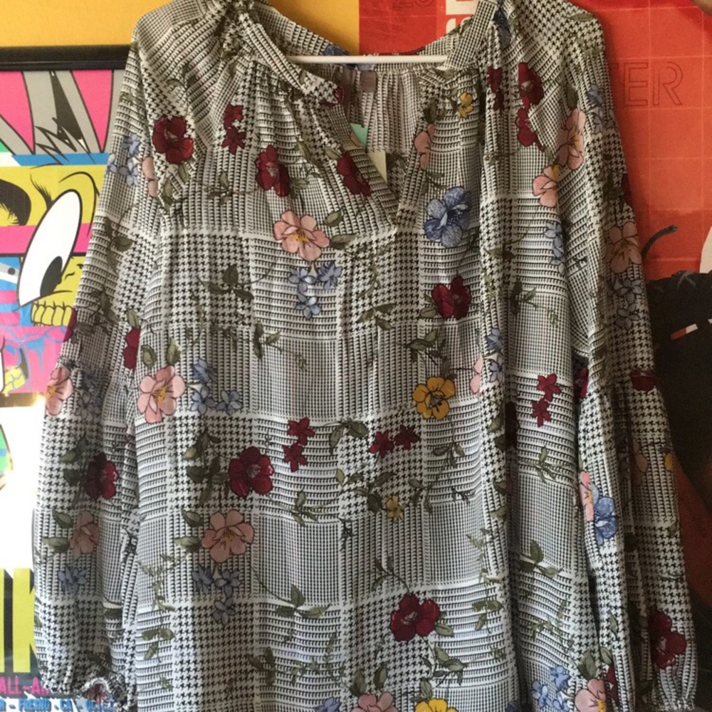 Stitch fix-Brina&Em Enid Split Neck Peasant Blouse